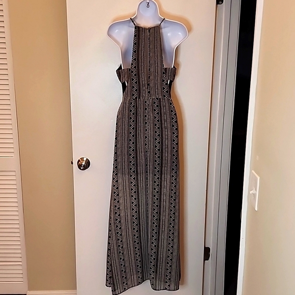 Forever 21 Cutout Back Maxi Dress, Black White Flowy Boho, Size Small - Picture 4 of 8